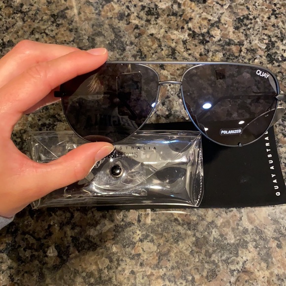 NWT Quay “High Key” Sunglasses - Picture 5 of 5